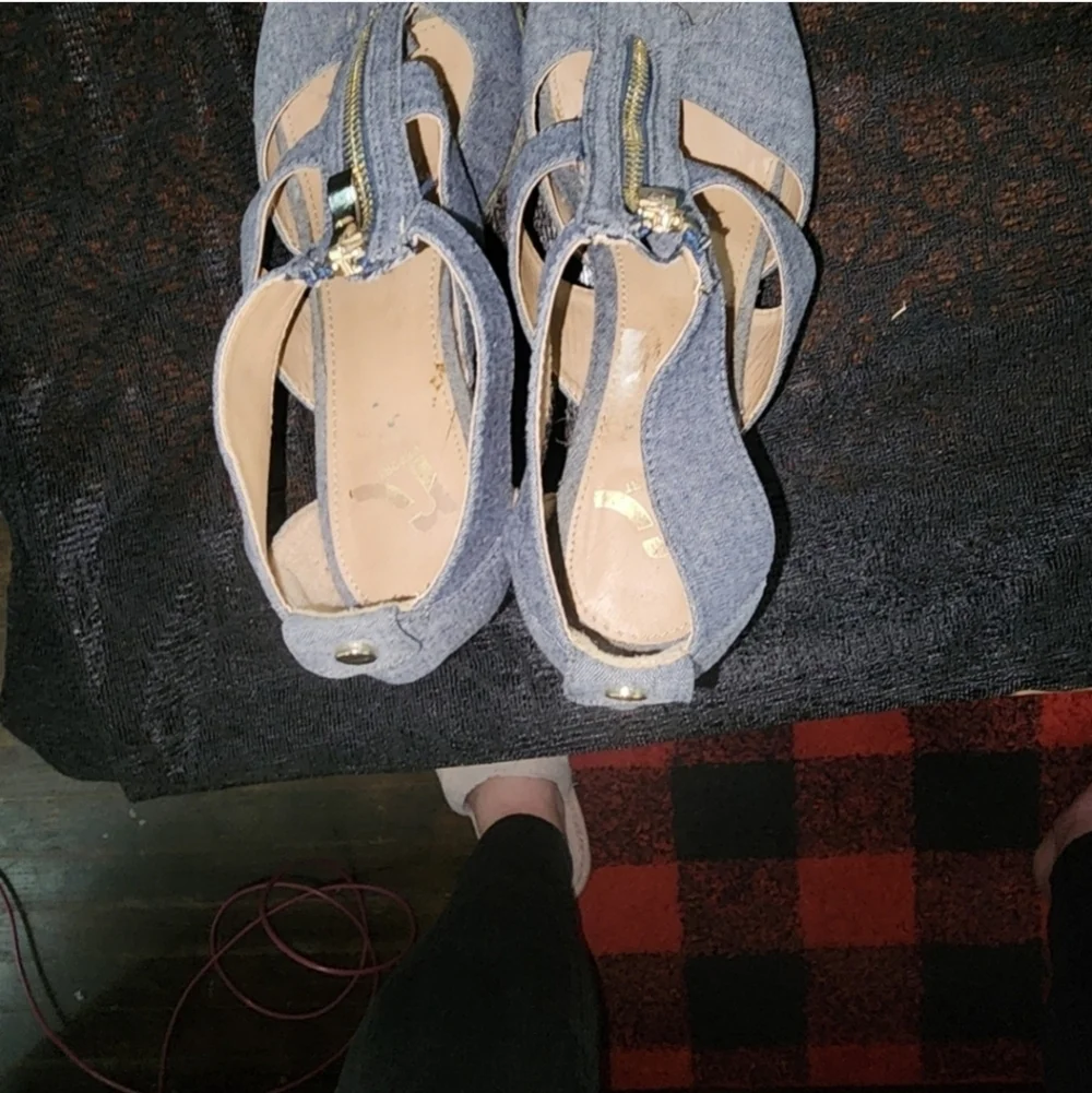 Report size 9 denim wedge sandal